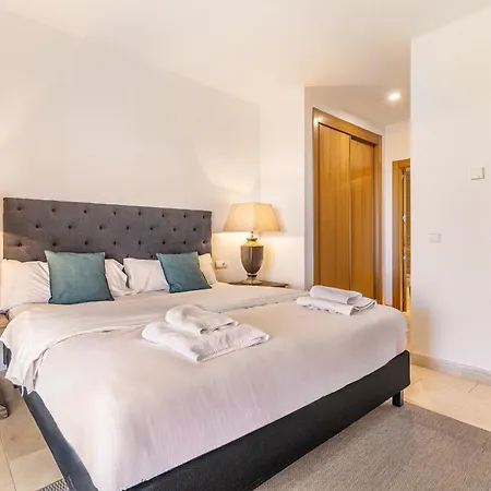 Sea Views And Garden In Hacienda Cifuentes Estepona